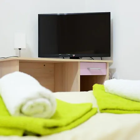 Dve Kuce Pored Jezera Pensiune Palić