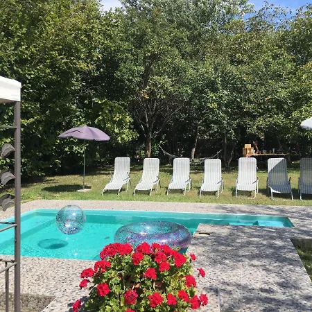 Pensiune Dve Kuce Pored Jezera 2*