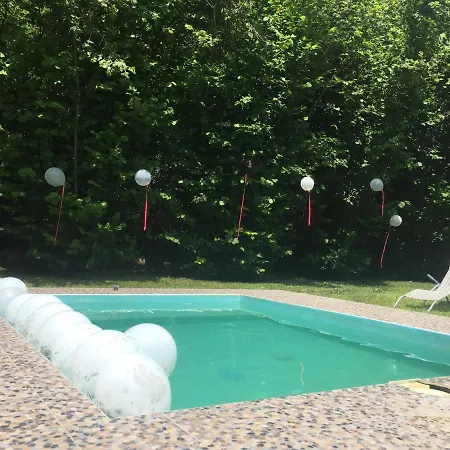 Dve Kuce Pored Jezera Pensiune Palić