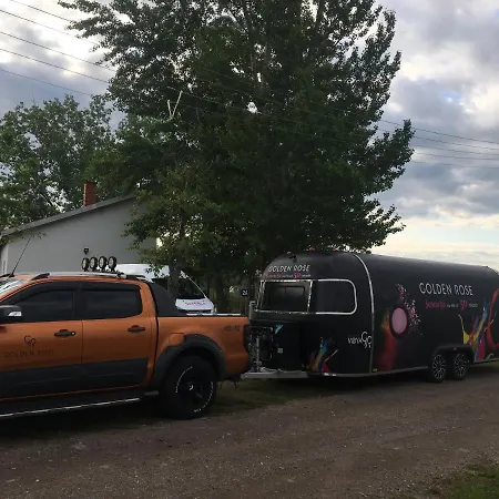 Dve Kuce Pored Jezera Pensionat Palić