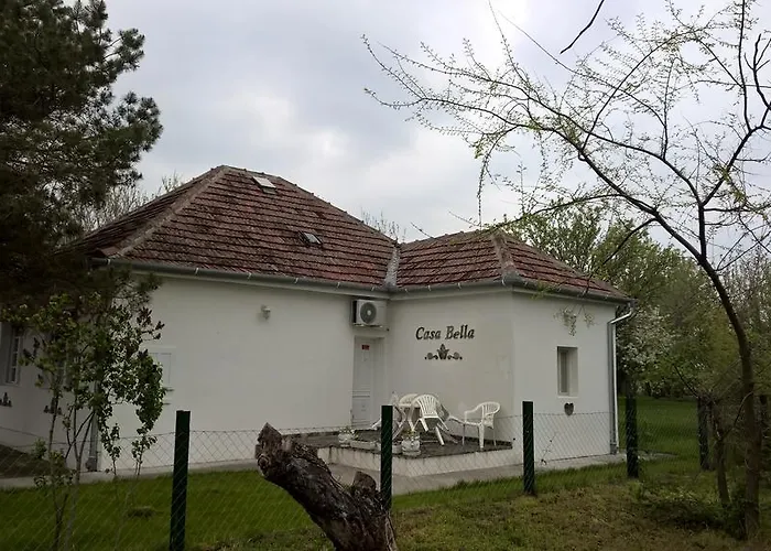 Dve Kuce Pored Jezera 2*