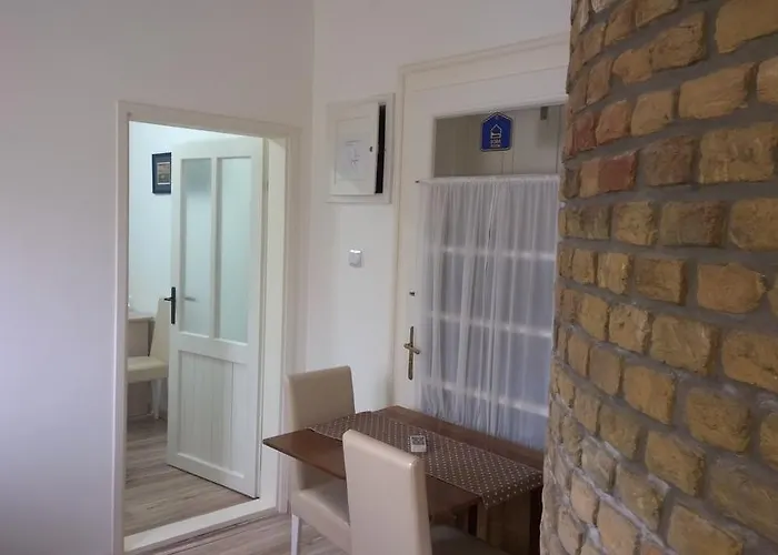 Pensiune Dve Kuce Pored Jezera