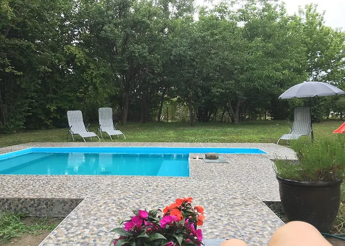 Dve Kuce Pored Jezera Pensiune Palić