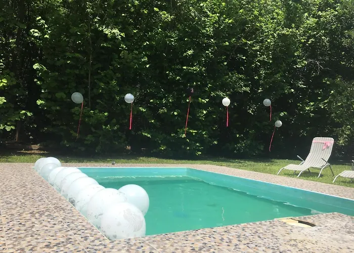 Dve Kuce Pored Jezera Pensiune Palić