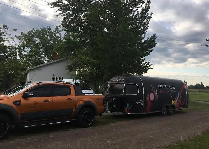 Dve Kuce Pored Jezera Pensiune Palić